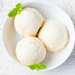 Helado de leche condensada