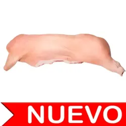 Cerdo entero limpio sin cabeza y patas 