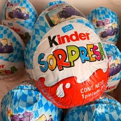 Huevo Kinder Sorpresa niño