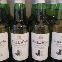 Whisky Black and White