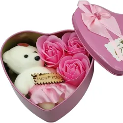 Corazón con oso y rosas (Caja metálica Grande)