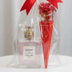 Perfume y rosa