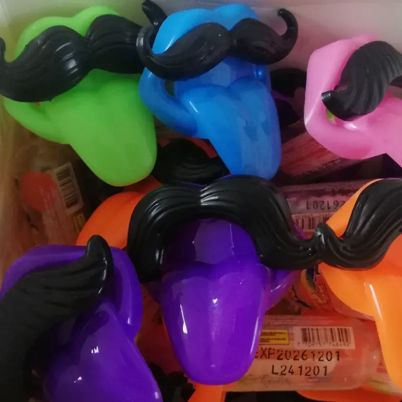Labios bigotes