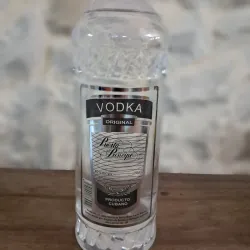 Ron Vodka Puerto Príncipe 