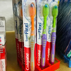 Cepillos de dientes Colgate