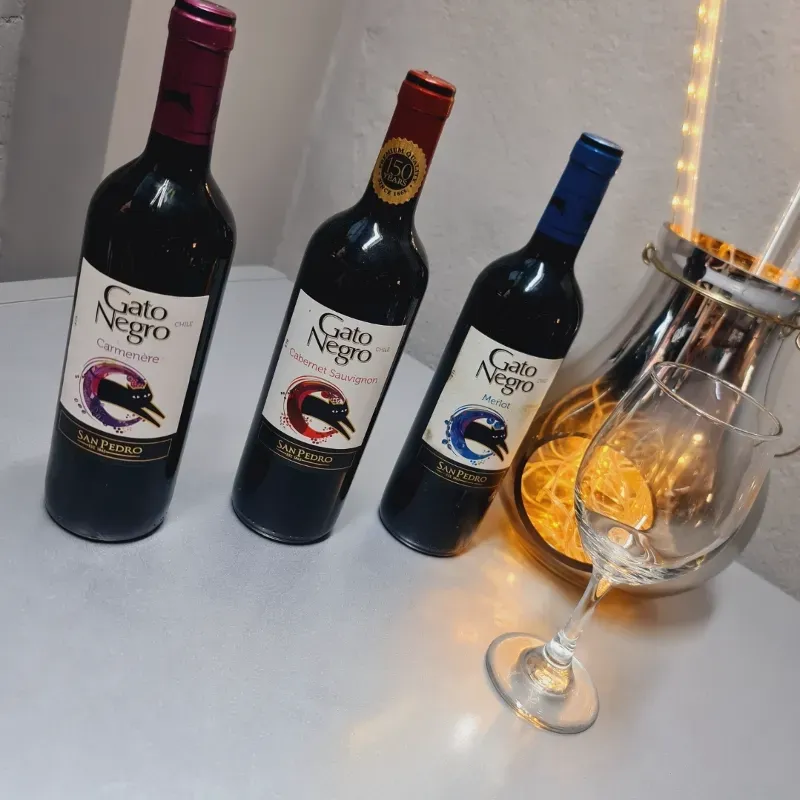 VINOS (GATO NEGRO)