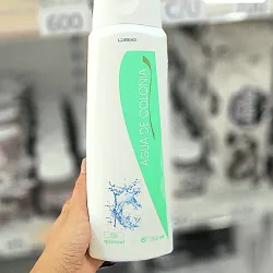 Agua de colonia.