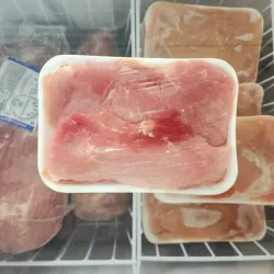 Bistec de cerdo. $1300 la libra