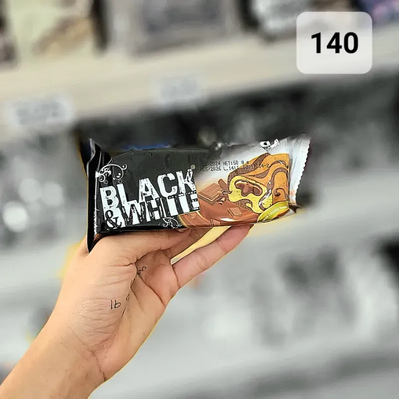 Panque relleno de chocolate. BLACK & WHITE