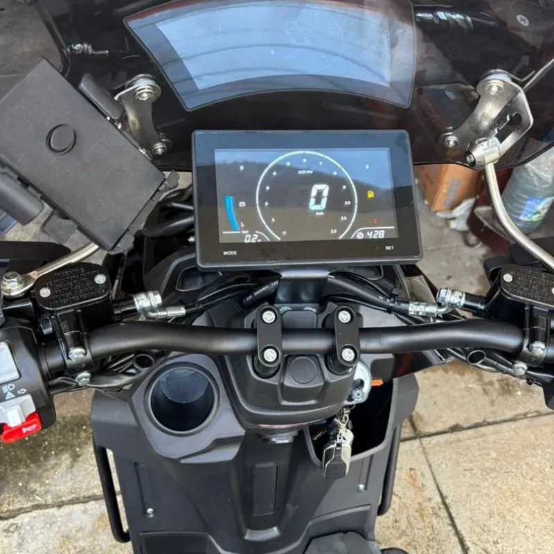 Moto automática Lexzuki 2026