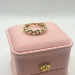 Anillo con diseño de eslabones