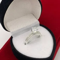 Anillo de compromiso