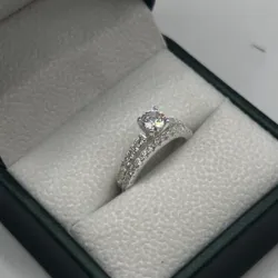 Anillo de compromiso