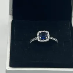 Anillo de cuadro azul