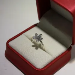Anillo de flor