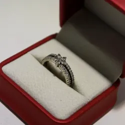 Anillo de flor doble