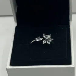 Anillo de flor