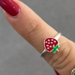 Anillo de fresita