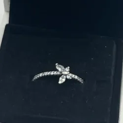 Anillo de mariposa
