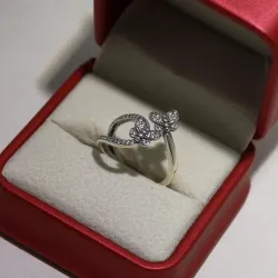 Anillo de mariposas
