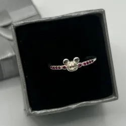 Anillo de Mickey Mouse con piedritas rosa