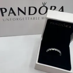 Anillo de piedritas