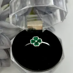 Anillo de trébol
