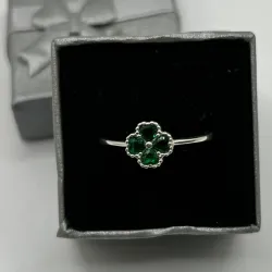 Anillo de trébol