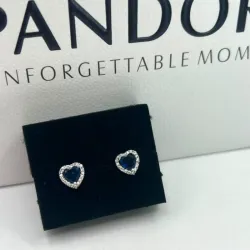 Aretes de corazón azul