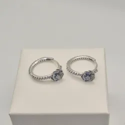 Argollas con flor azul