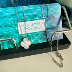 Cadena con baño de oro blanco