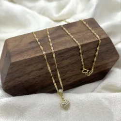 Cadena con dije de corazón de piedritas