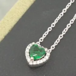 Cadena de corazón verde