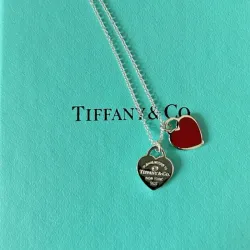 Cadena de doble corazón rojo