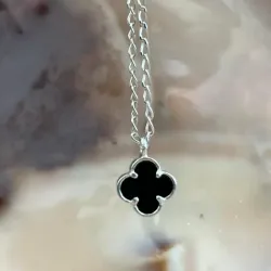 Cadena imitación Van Cleef de trébol negro