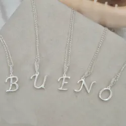 Cadenas de iniciales