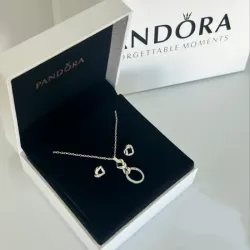 Conjunto de corazón anudado