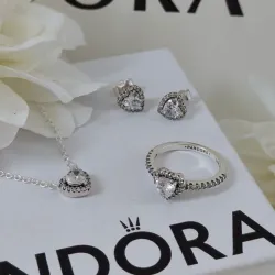 Conjunto de corazón blanco