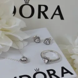 Conjunto de corazón blanco