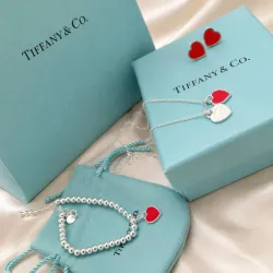 Conjunto de corazón rojo