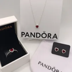 Conjunto de corazón rojo