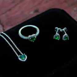 Conjunto de corazón verde