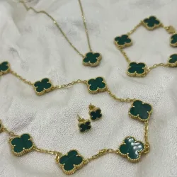 Conjunto de trébol verde