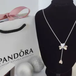 Corbatero de trébol