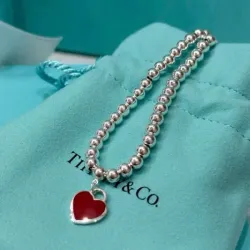 Pulsera de corazón rojo