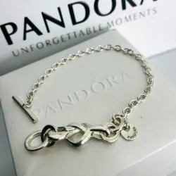 Pulsera eslabonada de corazón anudado