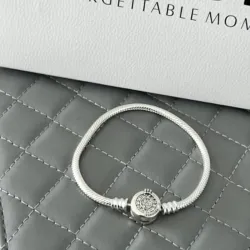 Pulsera flexible de logo clásico