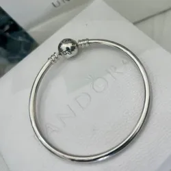 Pulsera rígida