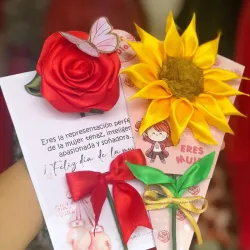 Flores 💐en su sobre personalizado ✨