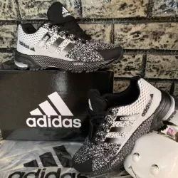 Adidas maratón de color blanco
